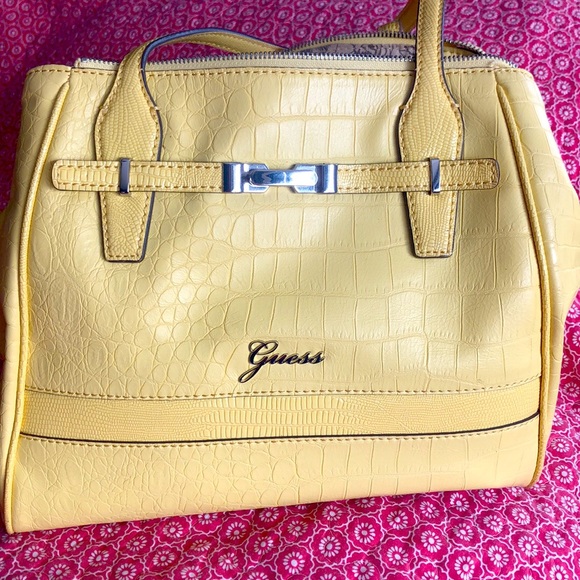 Guess medium sized handbag - Picture 1 of 5